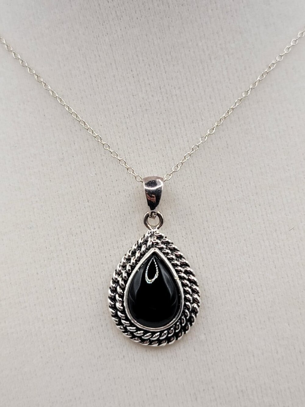 925 Sterling Silver Black Teardrop Pendant Necklace Thailand